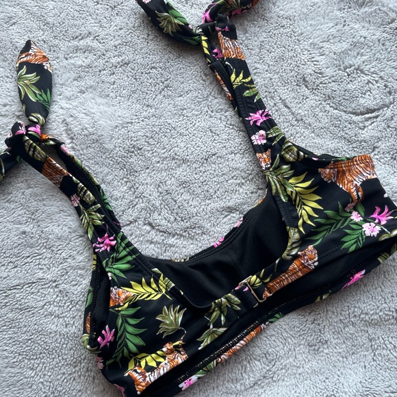 Target Tiger Bikini Top - Picture 5 of 6